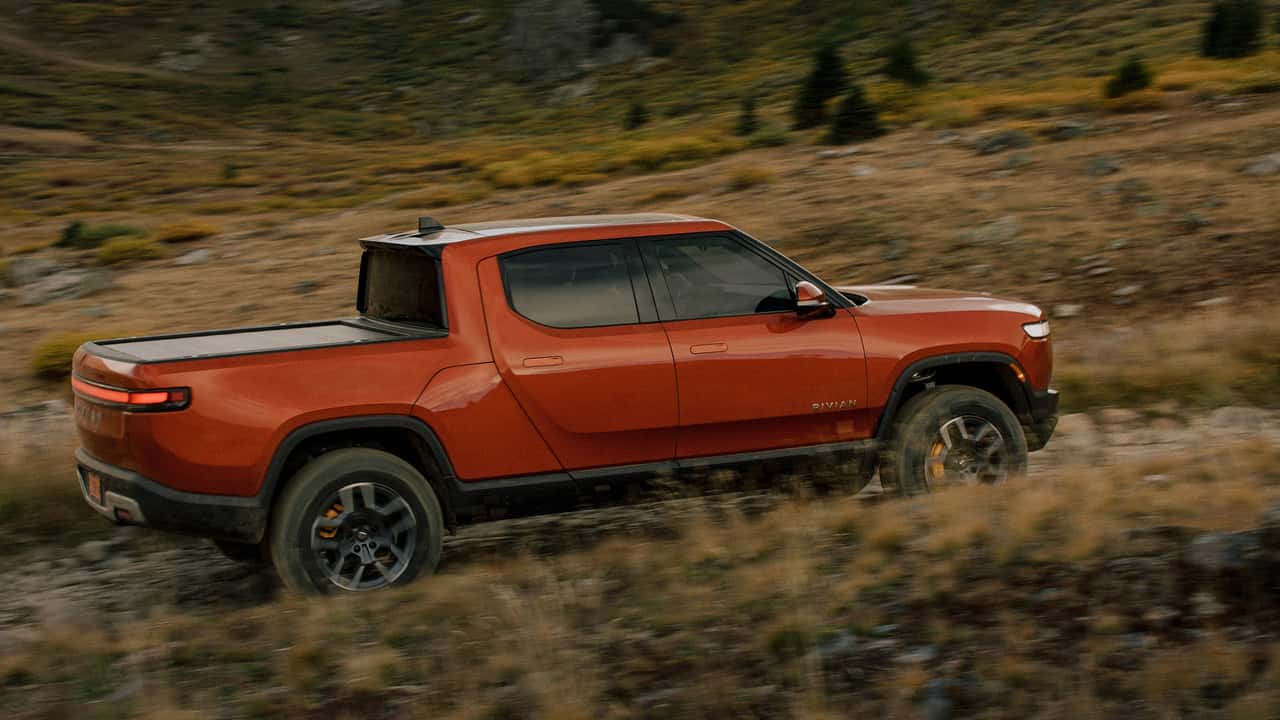 R1T Owners Begin Receiving Rivian’s Upgraded Power Tonneau Cover